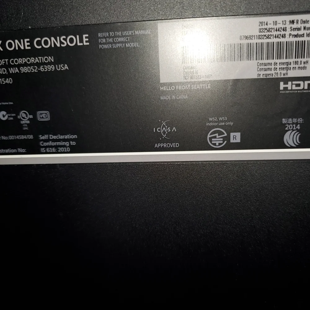 XBOX ONE CONSOLE MODEL 1540+Xbox Wireless Controller+high speed HDMI Cable